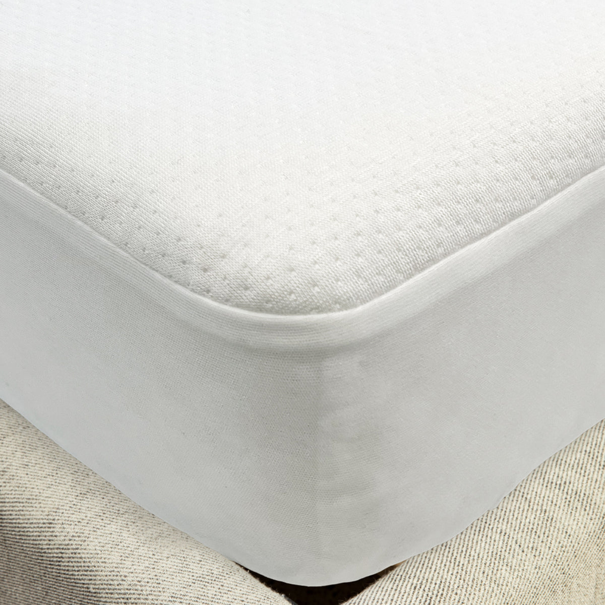 Cariloha Aloha Soft Bamboo Jaquard Mattress Protector